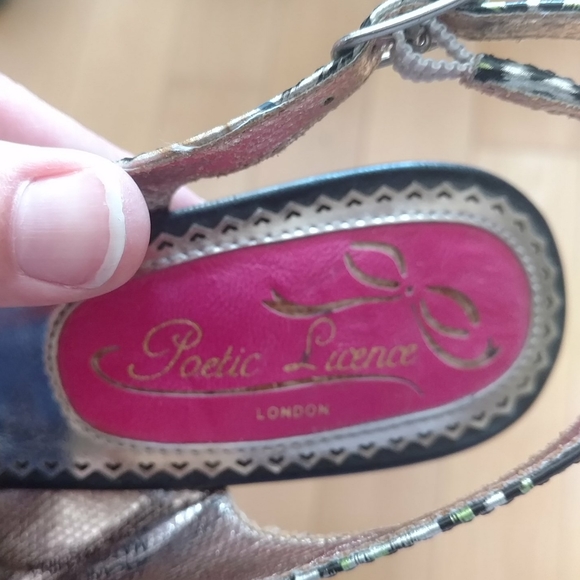 Poetic License Tea Party size 6 1/2 - Picture 8 of 8